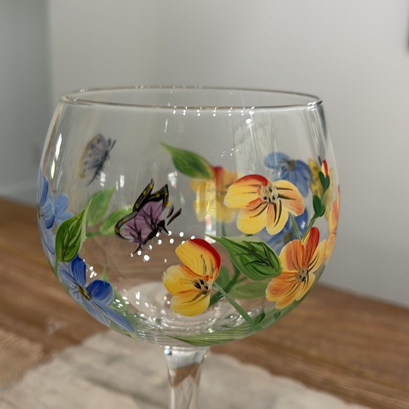 4 Rare Hand-painted Wine Goblets Butterflies - Picture 5 of 6
